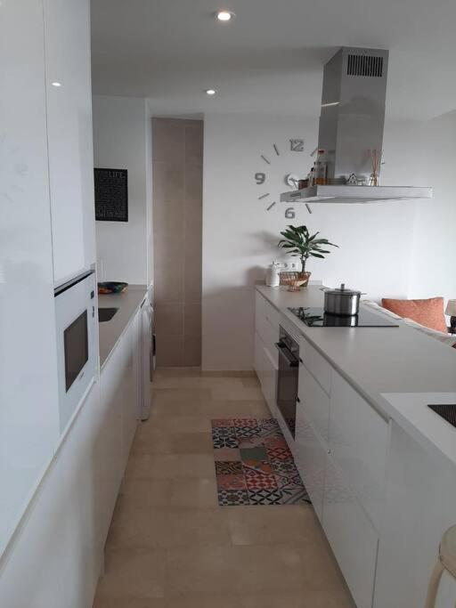 Top-Floor Beachfront Apartment With Parking, Pool, & Spacious Sea-View Balcony Villajoyosa Ngoại thất bức ảnh