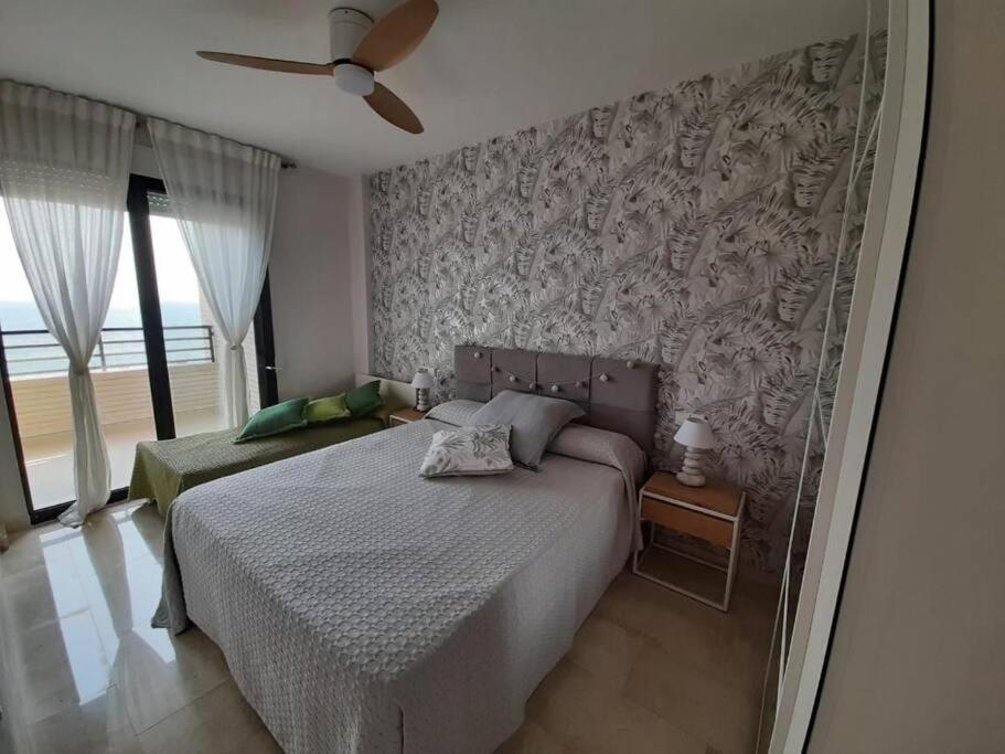 Top-Floor Beachfront Apartment With Parking, Pool, & Spacious Sea-View Balcony Villajoyosa Ngoại thất bức ảnh